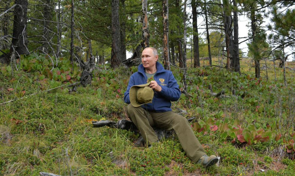 Gimtadienio proga Vladimiras Putinas surengė parodomąjį grybavimą