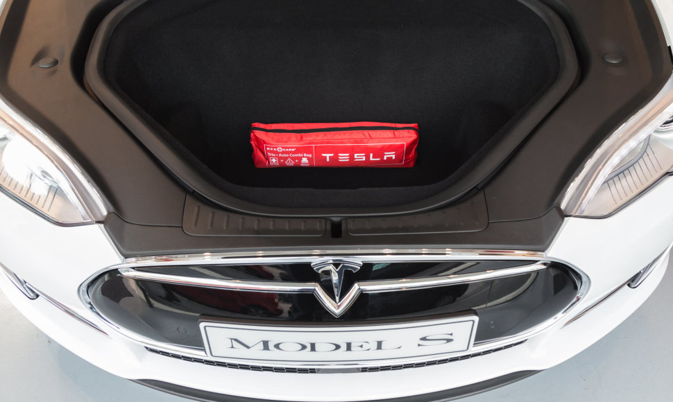 „Tesla Model S 90D“ priekinė bagažinė