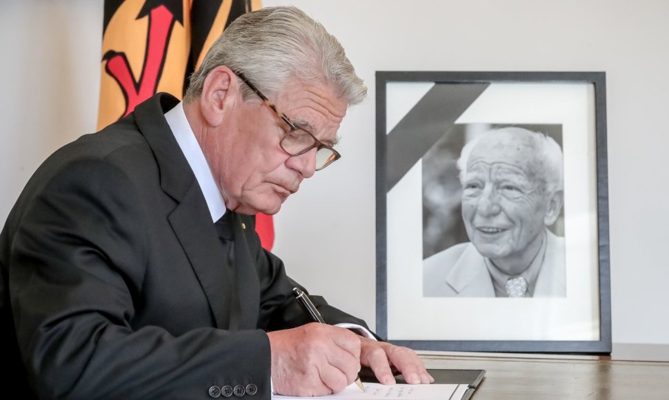 Vokietijos prezidentas Joachimas Gauckas pagerbia Walterio Scheelio atminimą