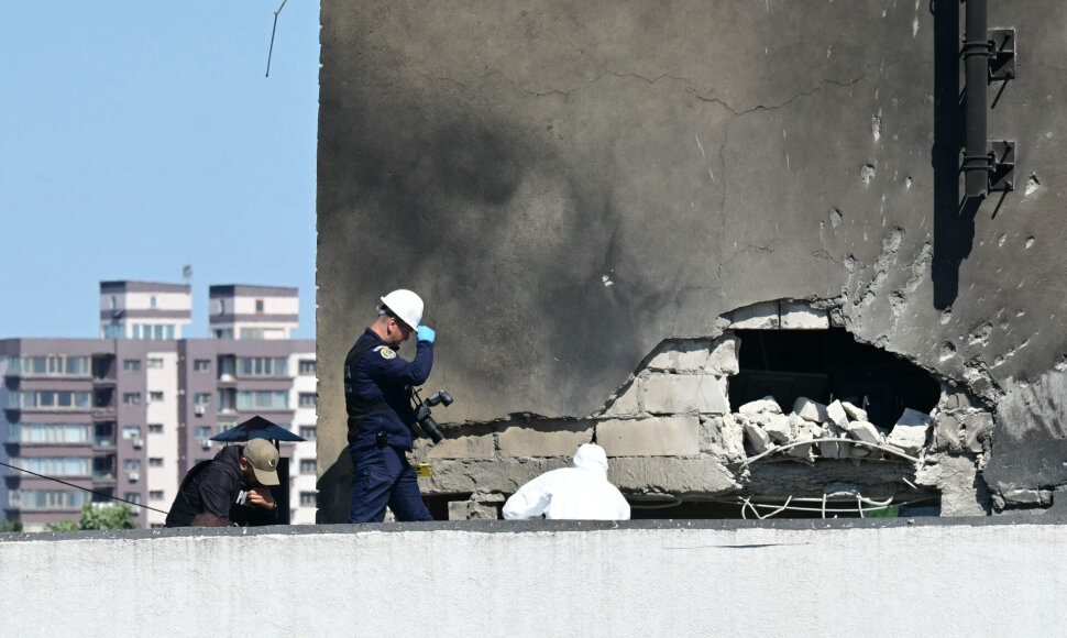 Rusijos dronas pataikė į daugiabutį Rumunijoje / AFP