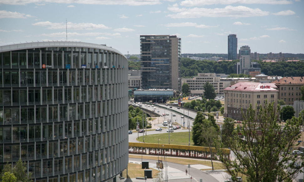 Vaizdai iš biurų komplekso „Park Town“ statybų aikštelės