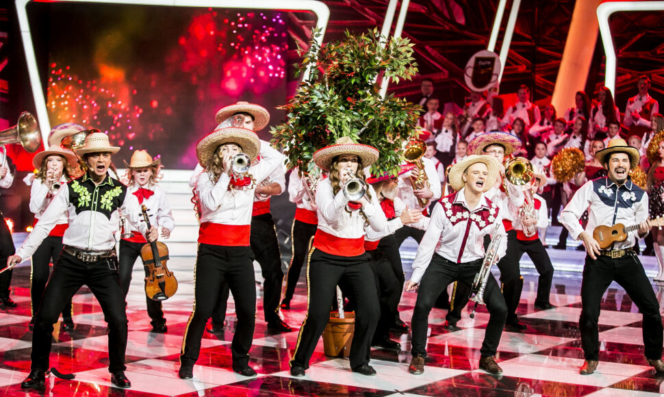 Pajiešmenių „Brass“ su grupe „Antikvariniai Kašpirovskio dantys“