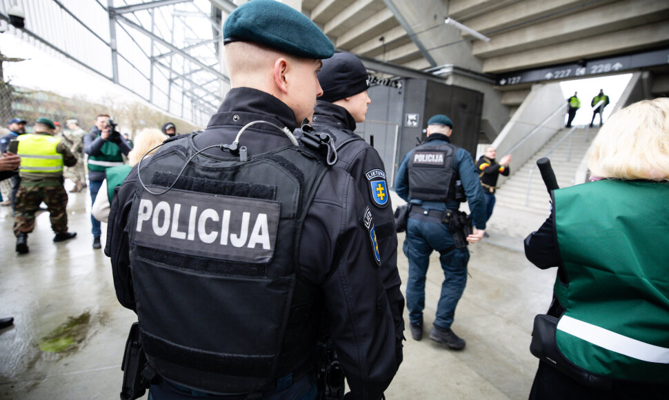 Policijos pareigūnų ir kitų tarnybų pratybos Dariaus ir Girėno stadione