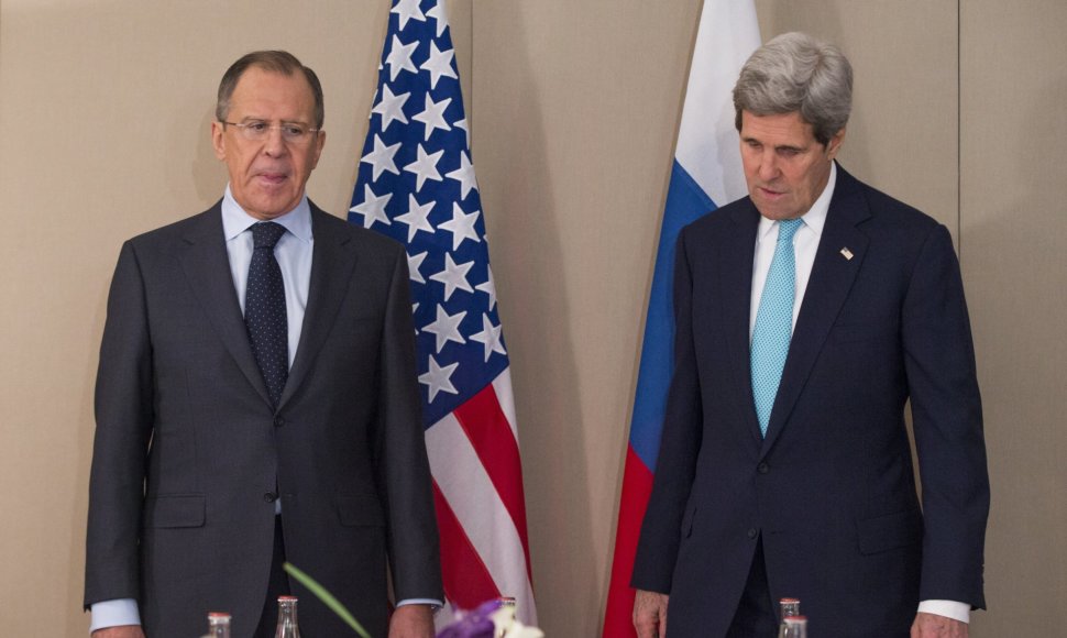 Sergejus Lavrovas ir Johnas Kerry nespinduliavo draugyste.