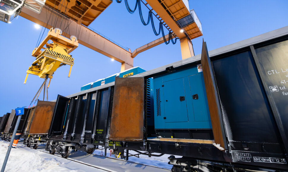 „LTG Cargo“ į Ukrainą išgabeno generatorius