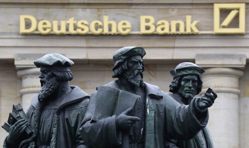 „Deutsche Bank“ problemos gali virsti didžiule krize
