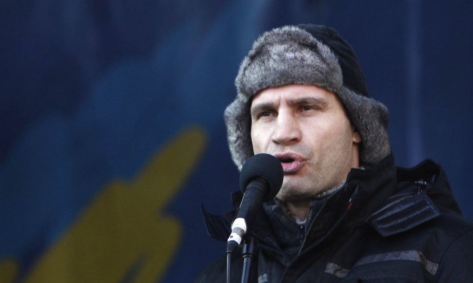 Sekmadienio mitingas Kijeve: susirinko daugiau nei 50 tūkst. opozicijos šalininkų, kalba Vitalijus Klyčko