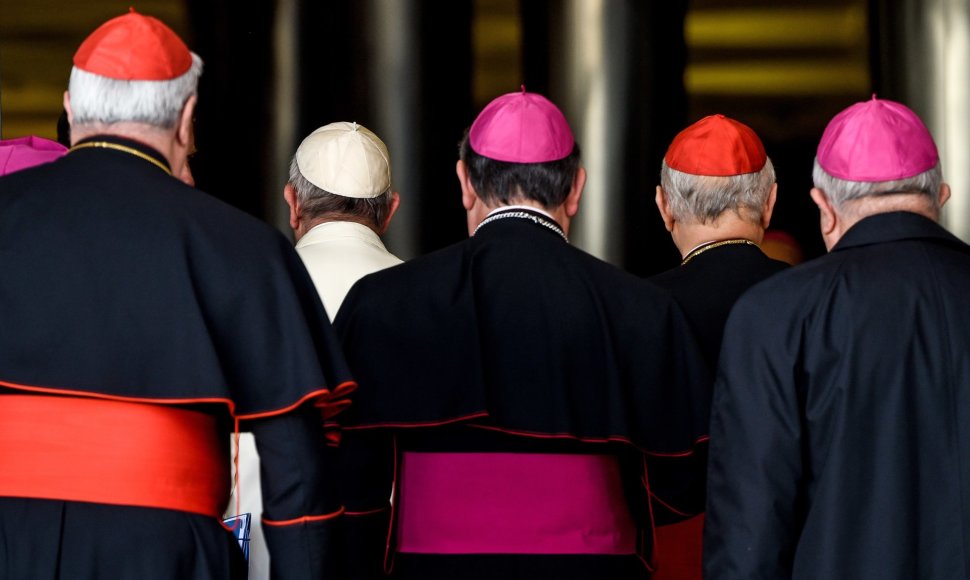 Vyskupai su popiežiumi