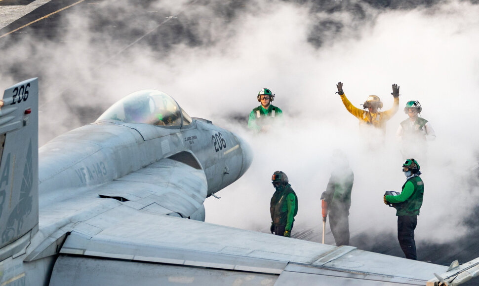 F/A-18E „Super Hornet“ naikintuvas lėktuvnešyje „USS Harry S. Truman“