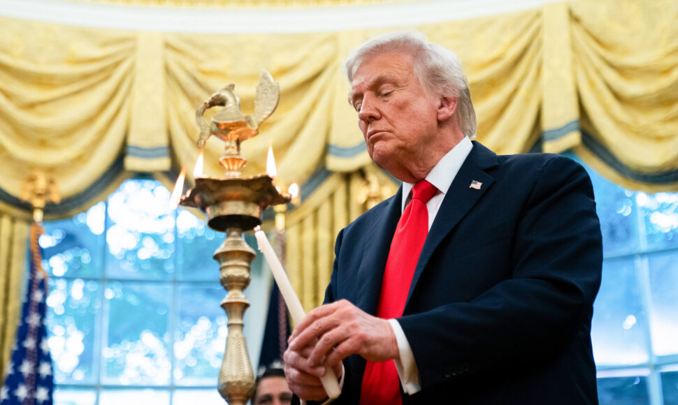 Donaldas Trumpas / Allison Robbert - Pool via CNP / picture alliance / Consolidated News Photos