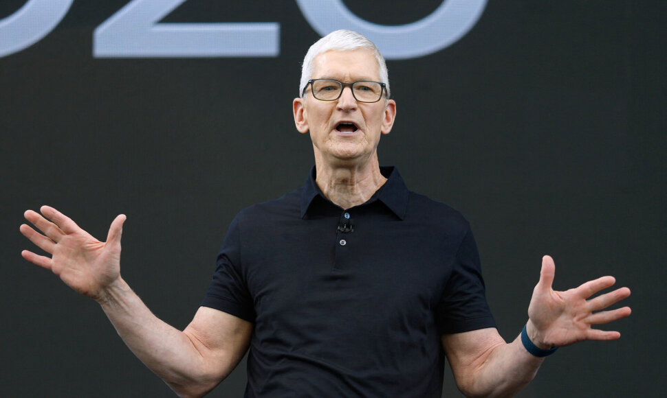 postą paliekantis Apple“ generalinis direktorius Timas Cookas / JUSTIN SULLIVAN / Getty Images via AFP