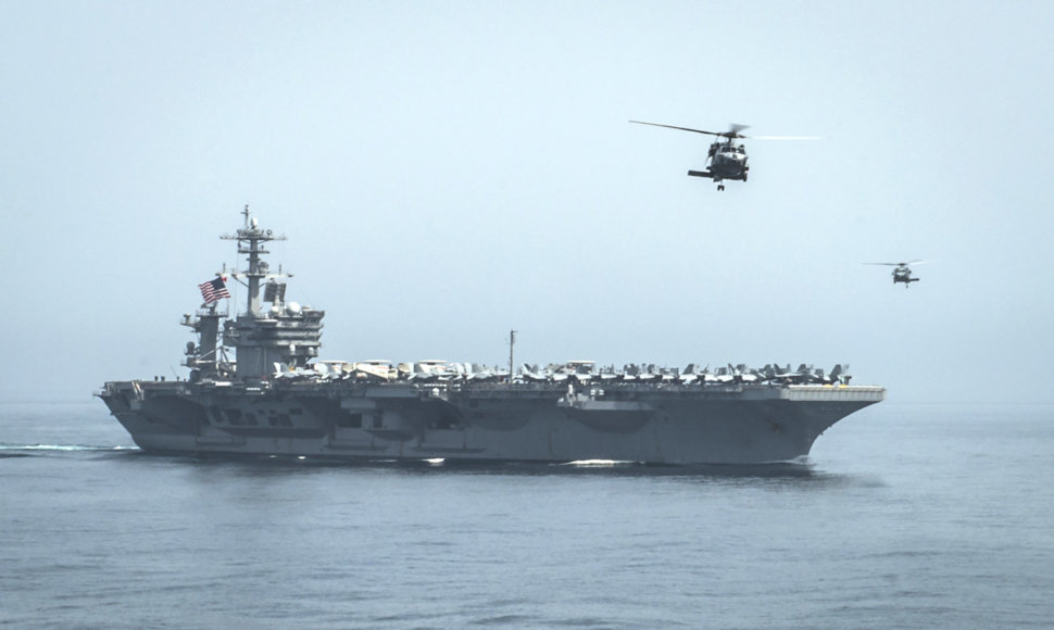 JAV karinis jūrų laivynas siunčia į Arabijos jūrą lėktuvnešį „USS Theodore Roosevelt“