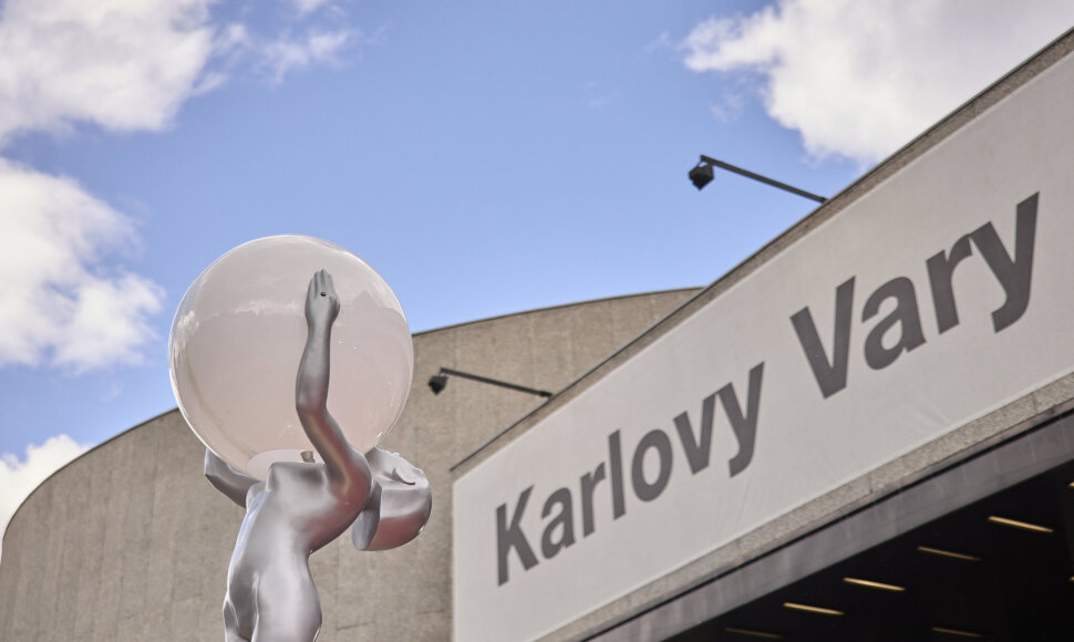 Karlovi Varuose įvyko pasaulinė V.Katkaus filmo „Svečias“ premjera
