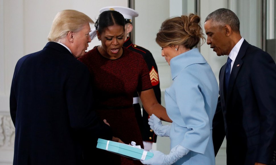 Donaldas Trumpas, Michelle Obama, Melania Trump ir Barackas Obama