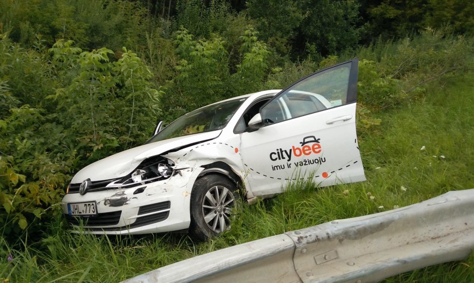 „Citybee“ automobilio „Volkswagen Golf“ avarija