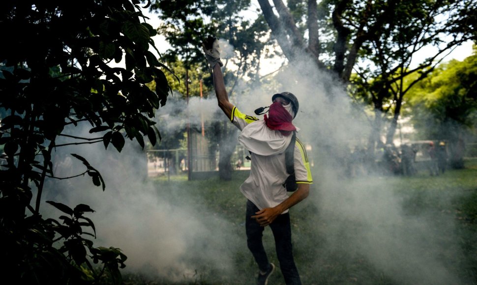 Venesueloje neslūgsta neramumai