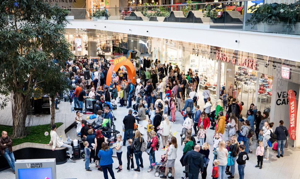 „Vilnius Outlet“ – nemokama „Hot Wheels“ žaidimų erdvė, kokios Lietuvoje dar nebuvo