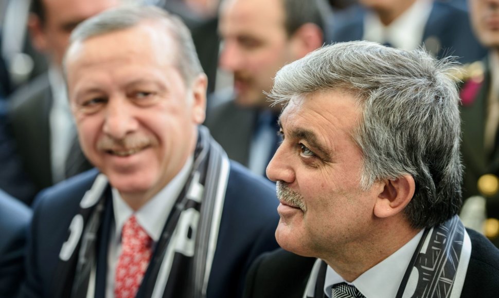 Recepas Tayyipas Erdoganas (kairėje) ir buvęs Turkijos prezidentas Abdullah Gulas