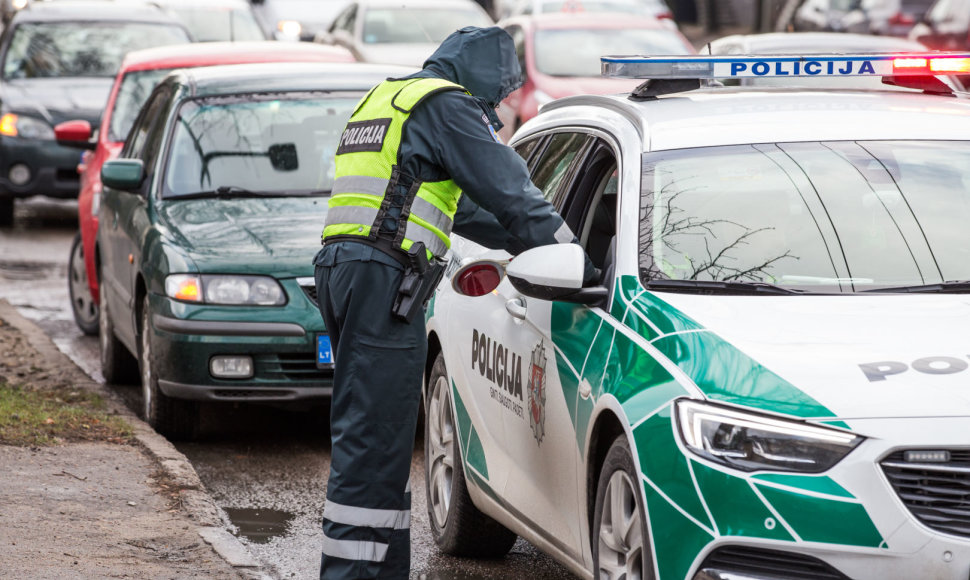 Kelių policijos reidas Tvirtovės alėjoje