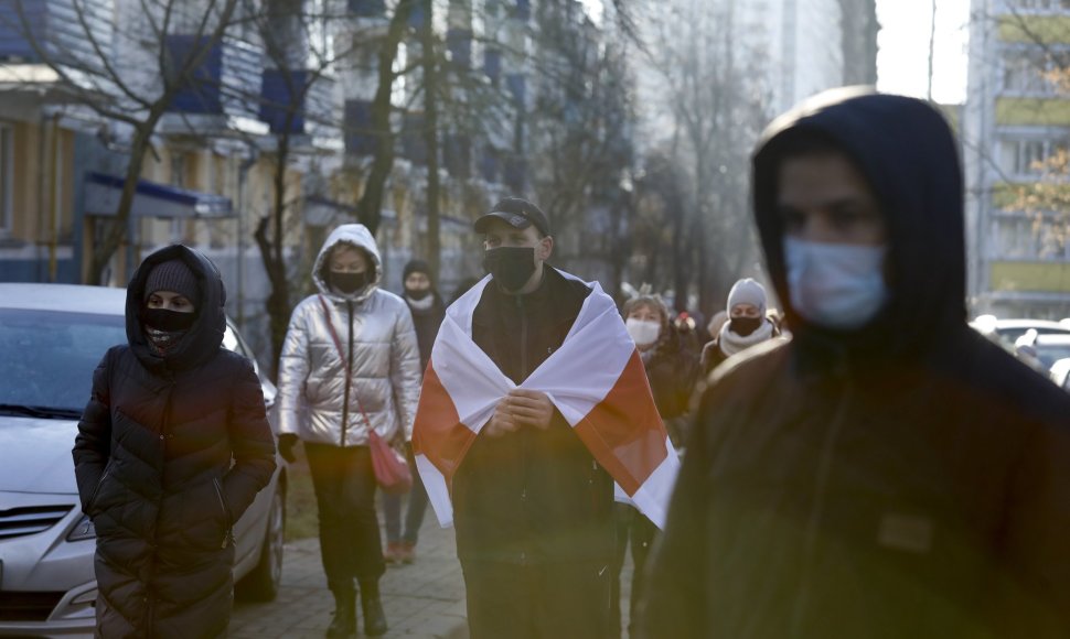 Protestuotojai Minske per pandemiją