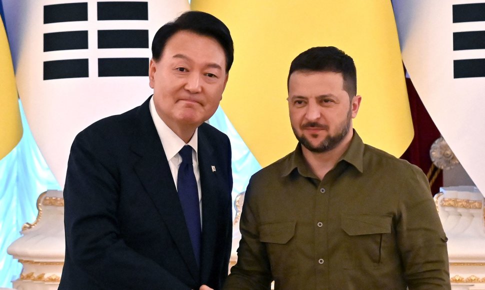 Volodymyras Zelenskis susitiko su Pietų Korėjos prezident Yoon Suk-yeolu