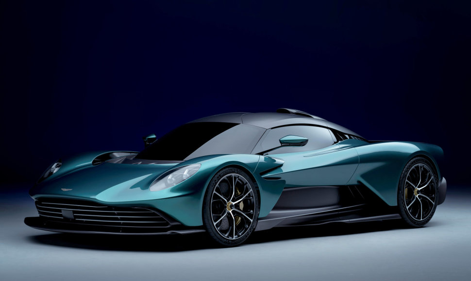 Naujas „Aston Martin“ modelis „Valhalla“ 