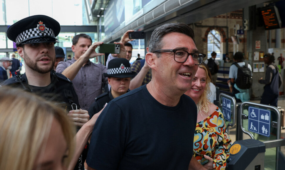 Andy Burnhamas / Temilade Adelaja / REUTERS