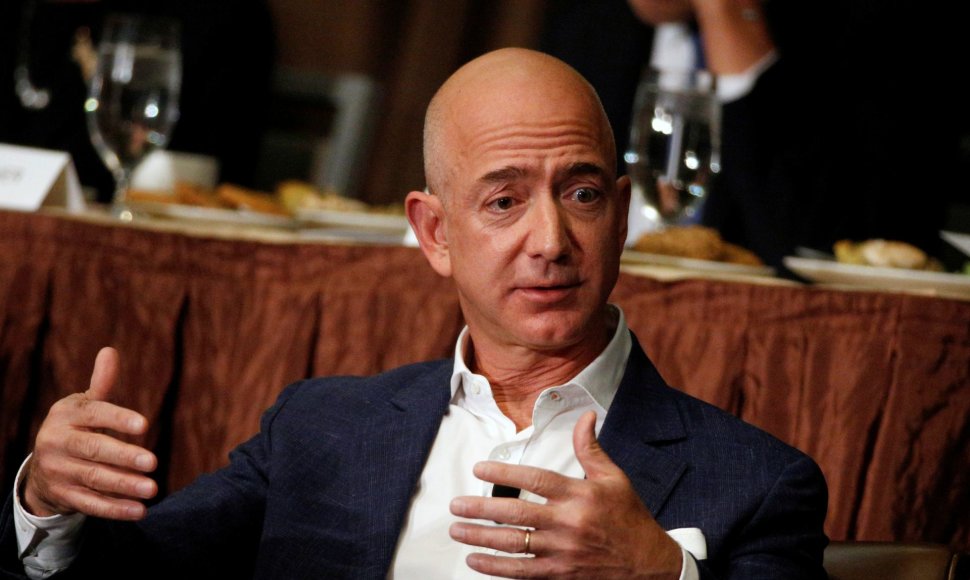 14. Jeffas Bezosas – „Amazon“ vadovas