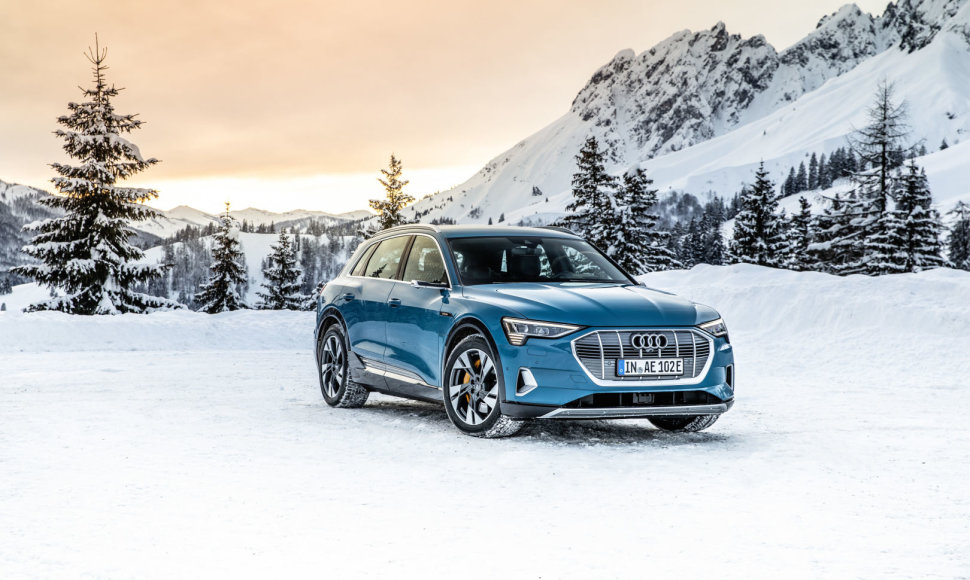 „Audi e-tron“