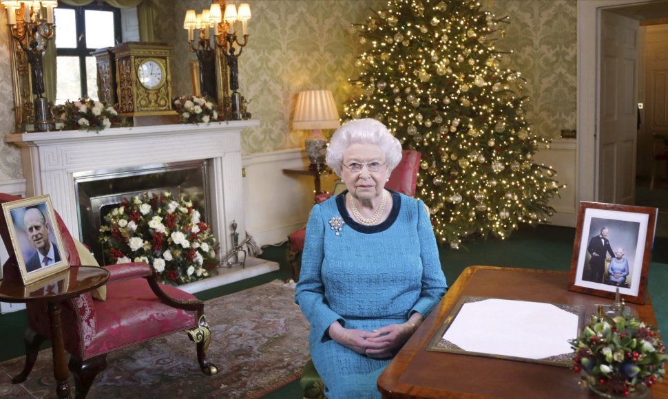 Karalienė Elizabeth II (2016 m.)