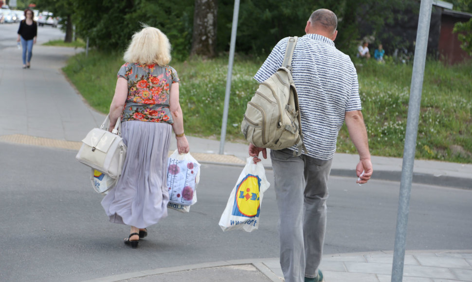 Po darbų vilniečiai suskubo į naujai atidarytas „Lidl“ parduotuves