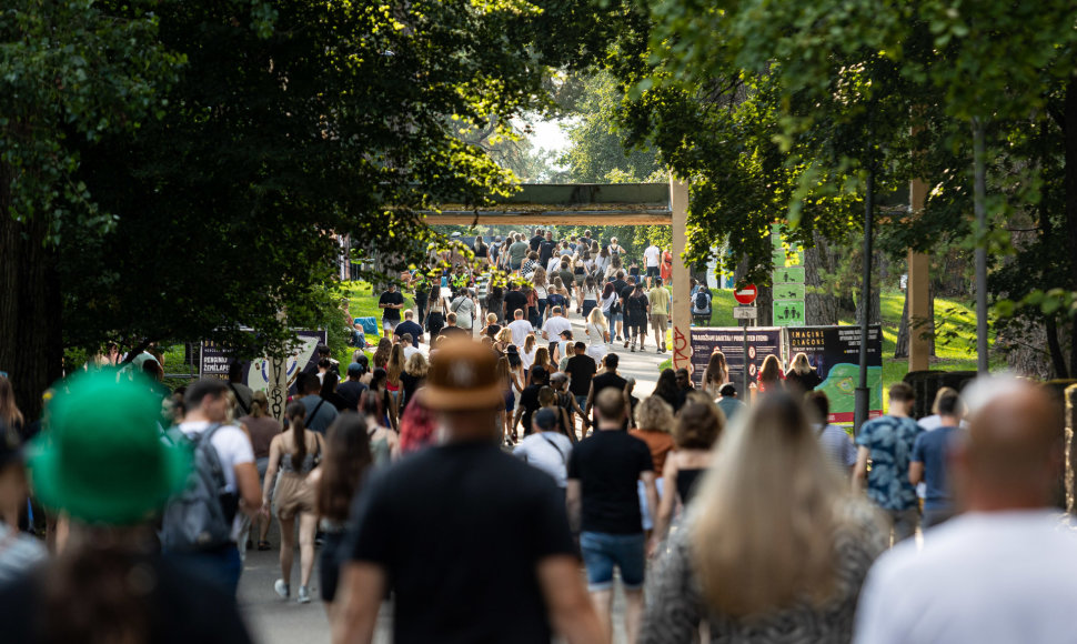 Minia besirenkanti į „Imagine Dragons“ koncertą Vingio parke