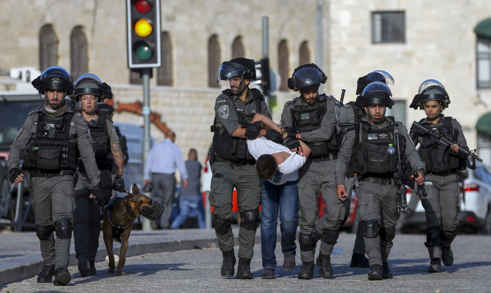 Izraelio pareigūnai sulaiko palestinietį