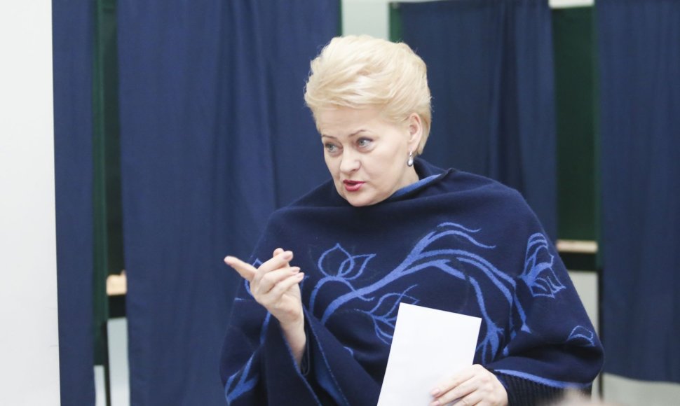 Dalia Grybauskaitė iš anksto balsavo savivaldybių tarybų rinkimų antrame ture