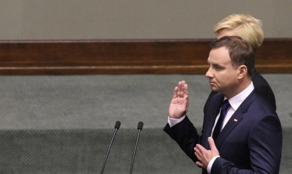 Andrzejus Duda prisaikdintas naujuoju Lenkijos prezidentu