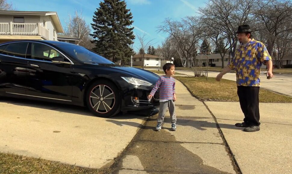 „Tesla“ bandymai