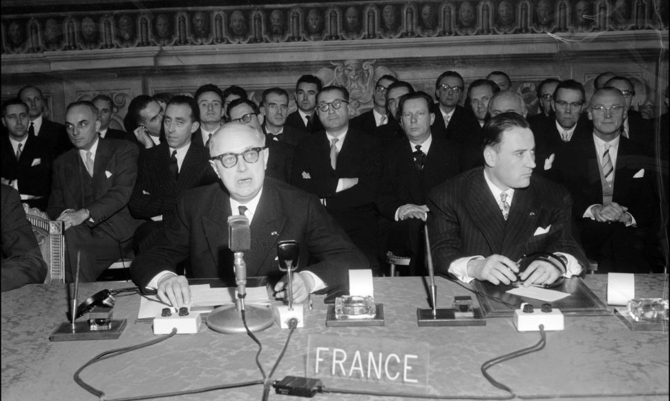 Romos sutarties pasirašymas 1957 m.
