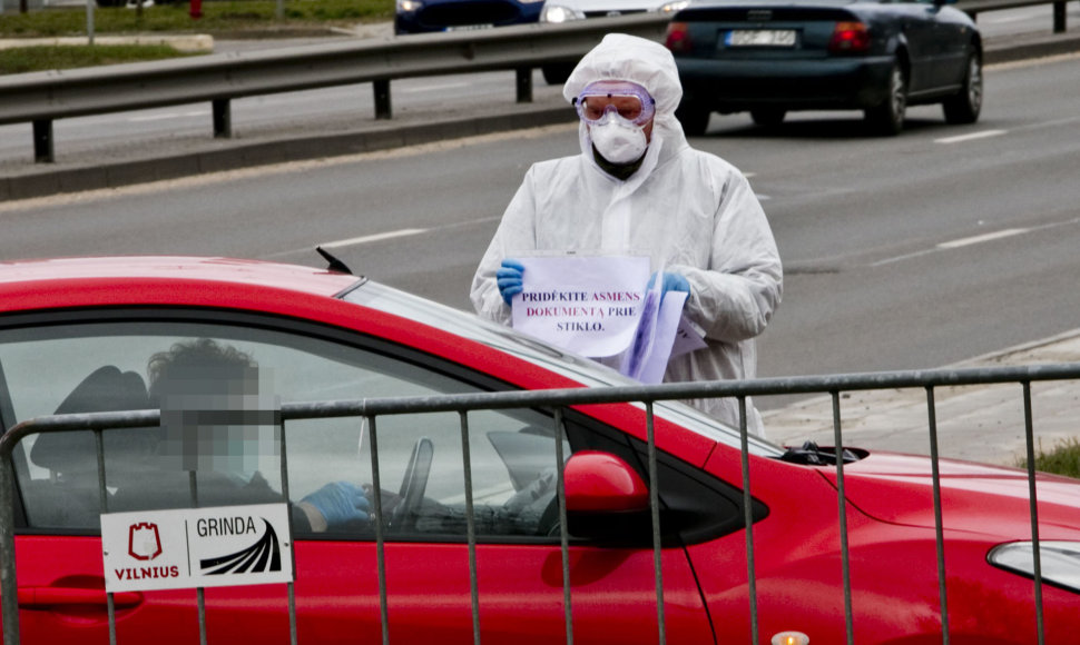 Mobili koronaviruso mėginių paėmimo stotelė Vilniuje