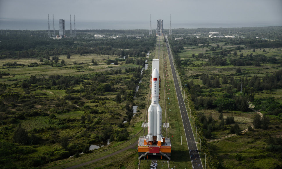 Kinijos sunkioji nešančioji raketa „Long March 5B“