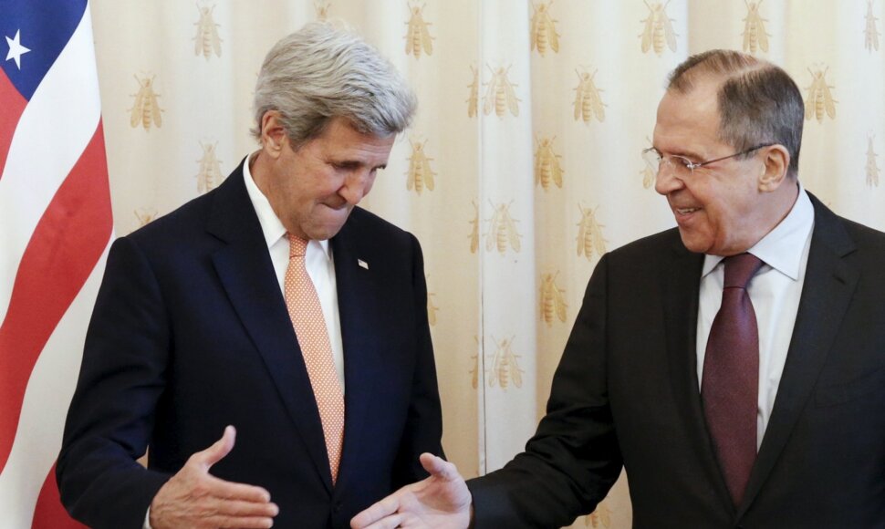 Johnas Kerry susitiko su Sergejumi Lavrovu