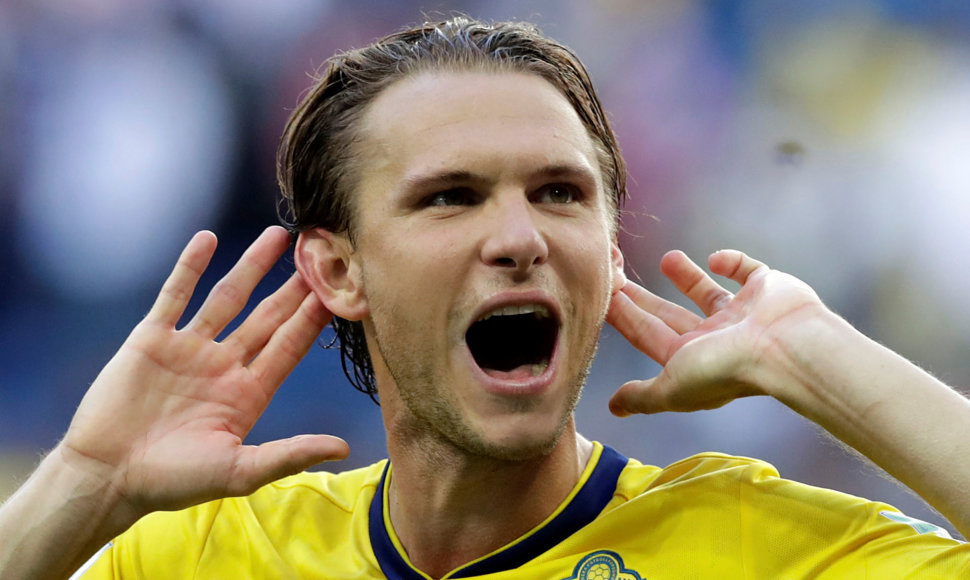 Švedijos rinktinės futbolininkas Albinas Ekdalis prašo visuomenės daugiau tolerancijos.