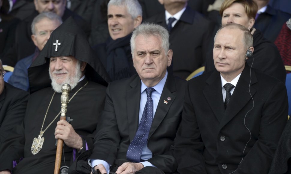 Serbijos prezidentas Tomislavas Nikoličius ir Rusijos prezidentas Vladimiras Putinas