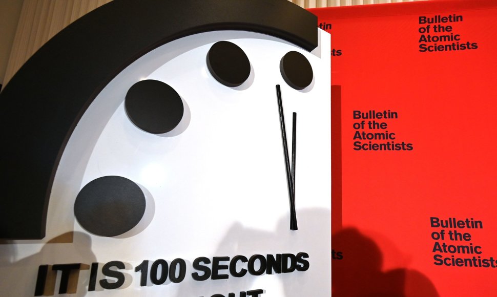 Pasaulio pabaigos laikrodis rodo 100 sekundžių iki vidurnakčio