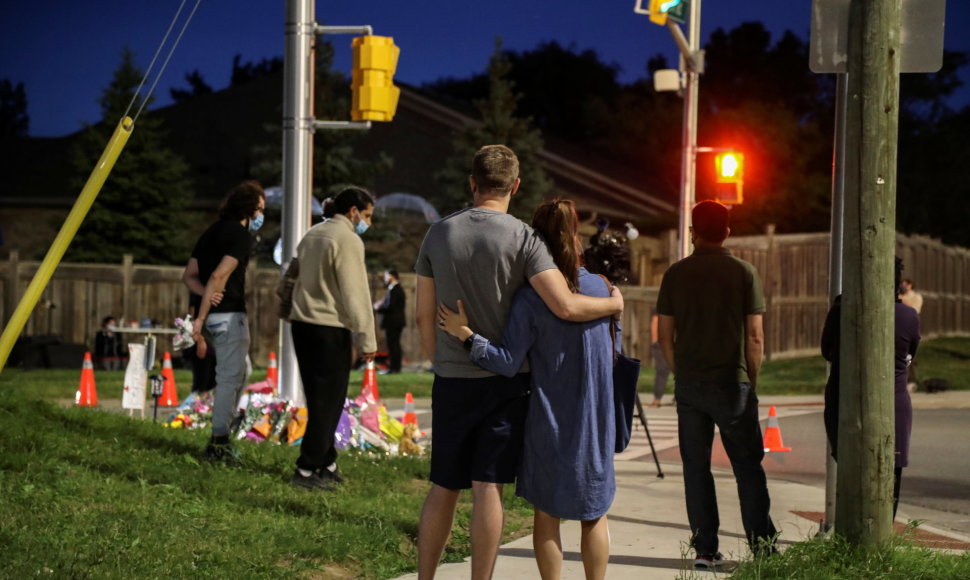 Kanadoje per „tyčinę“ ataką žuvo keturi vienos musulmonų šeimos nariai