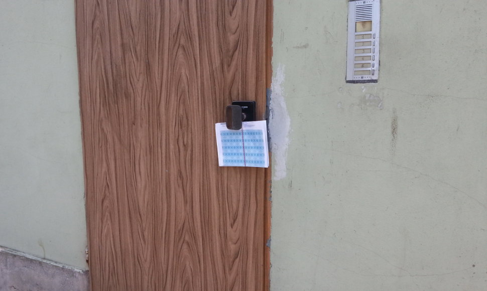 Paštas ant durų