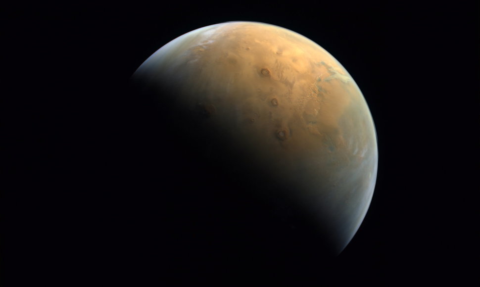 JAE zondas „Hope“ atsiuntė pirmąjį Marso atvaizdą
