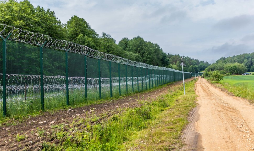 Ministrė A. Bilotaitė susipažino su pasienio juostoje jau esama infrastruktūra ir patrulio tako įrengimo darbų eiga