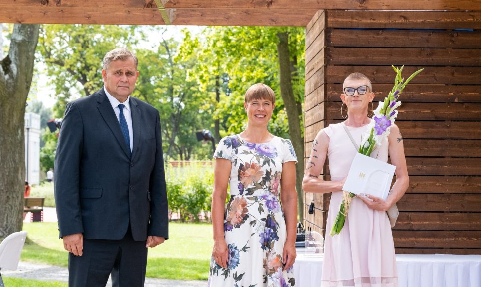 Iš kairės į dešinę: Raivo Aegas, Kersti Kaljulaid, Mikkas Pärnitsas