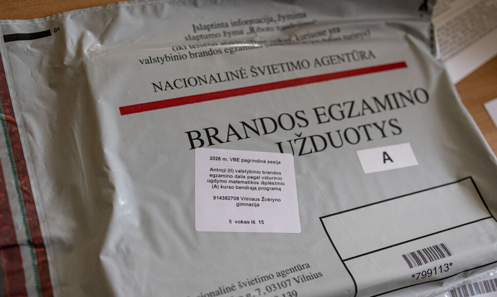Abiturientai laiko valstybinį matematikos egzaminą