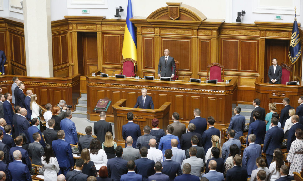 Į pirmąjį posėdį susirinko naujos sudėties Ukrainos parlamentas